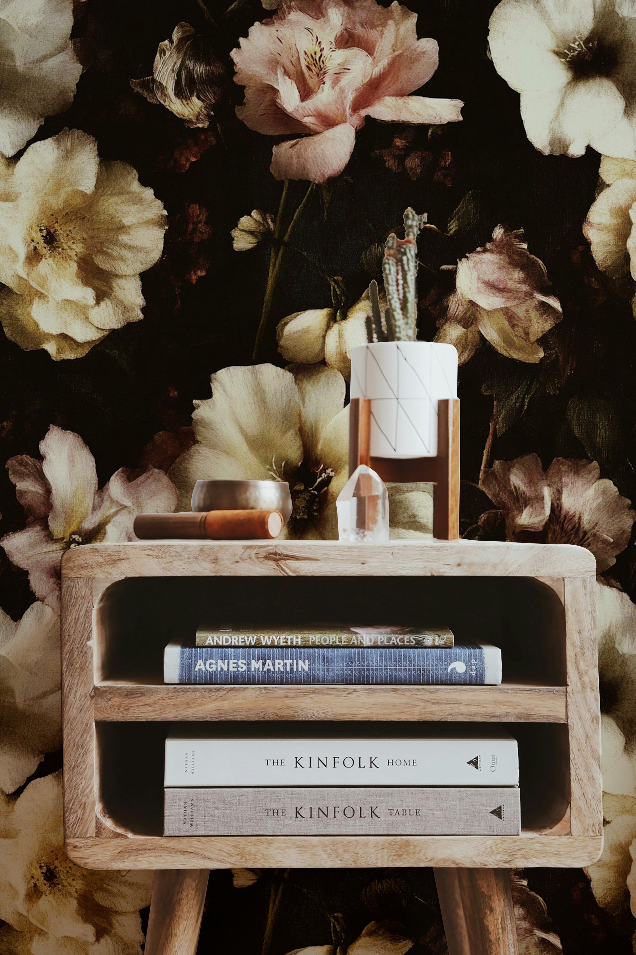 Vintage Dark Floral Bloom Wallpaper