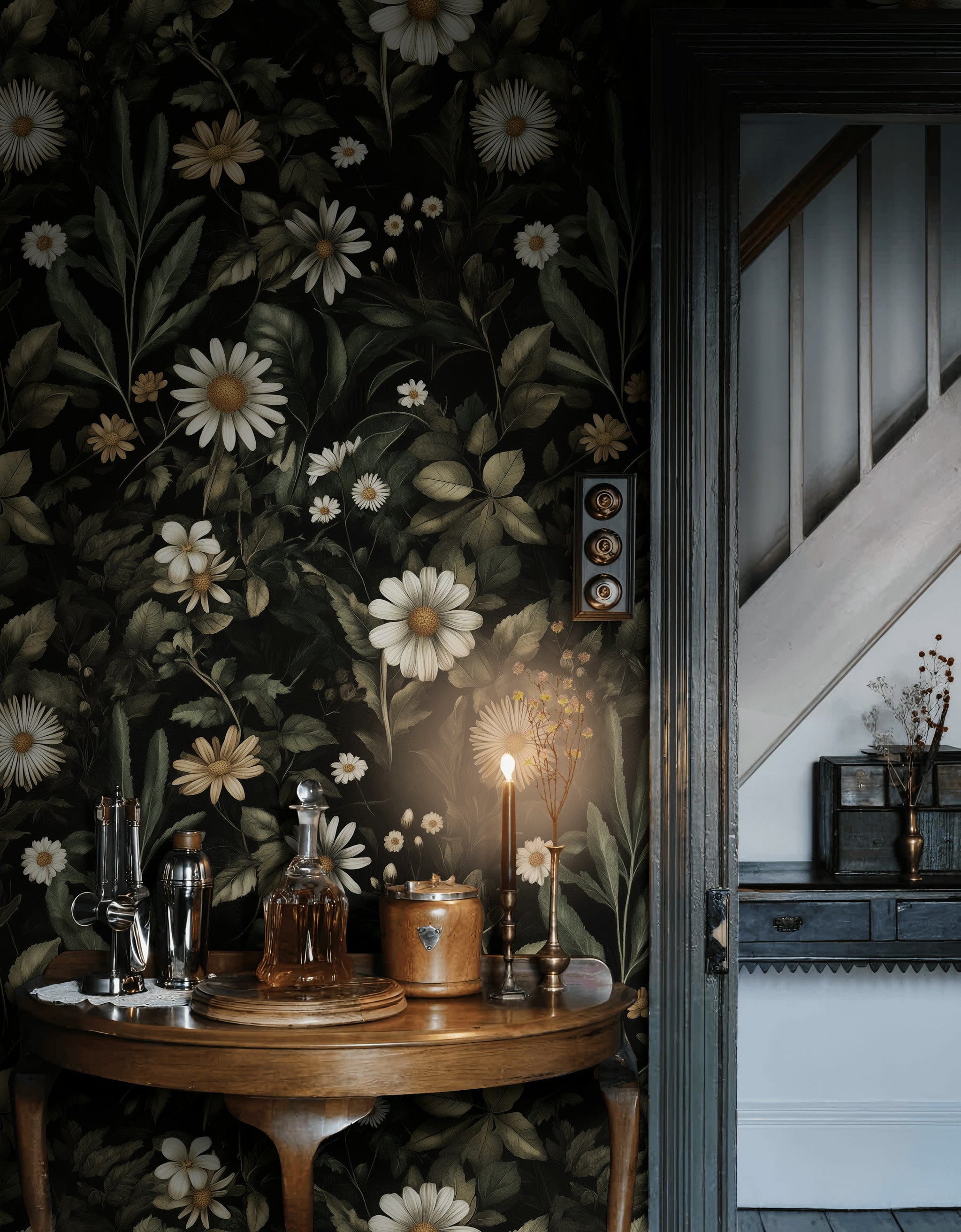 Elegant Dark Floral Daisies Wallpaper