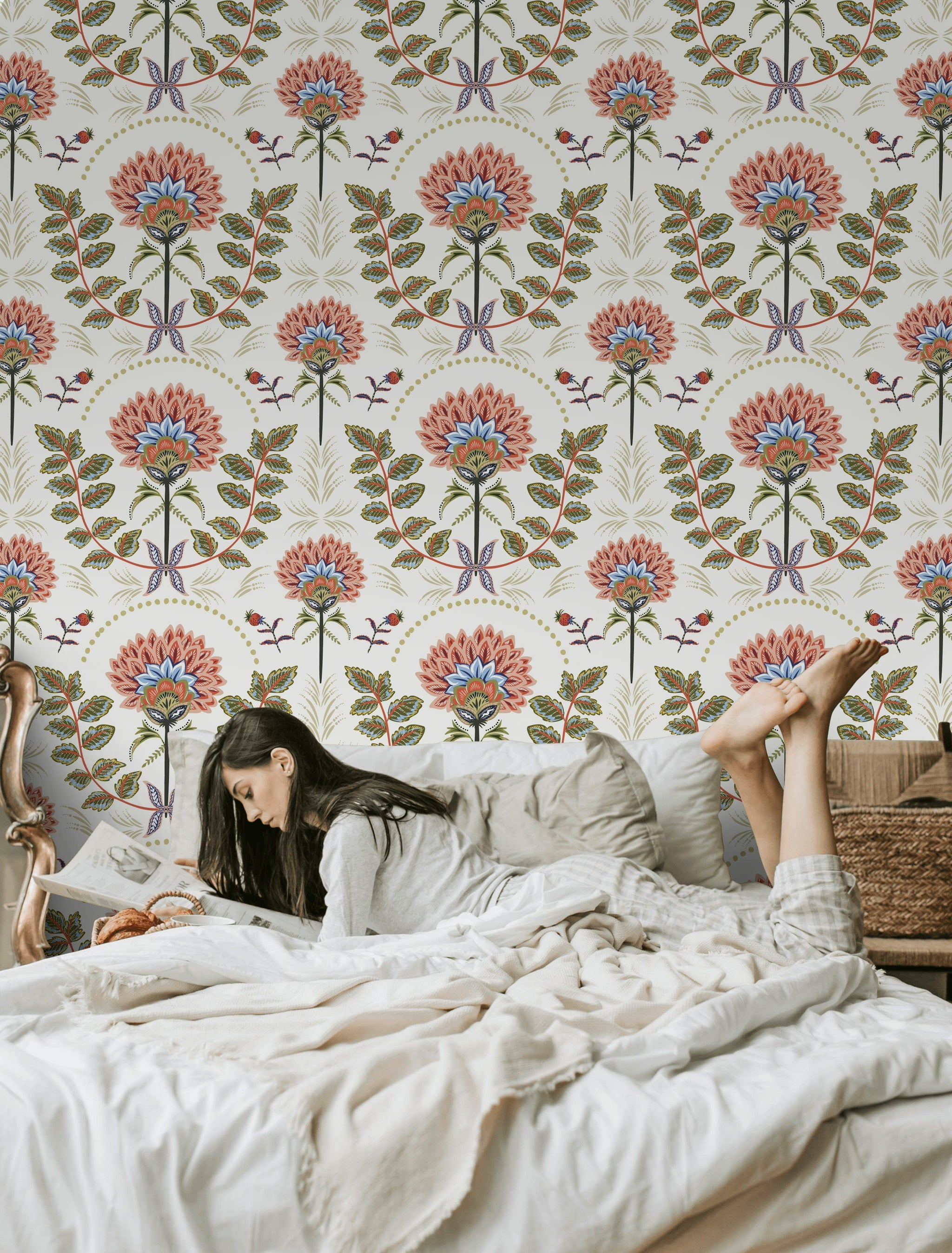 White and Multicolor Large Floral Pattern Wallpaper