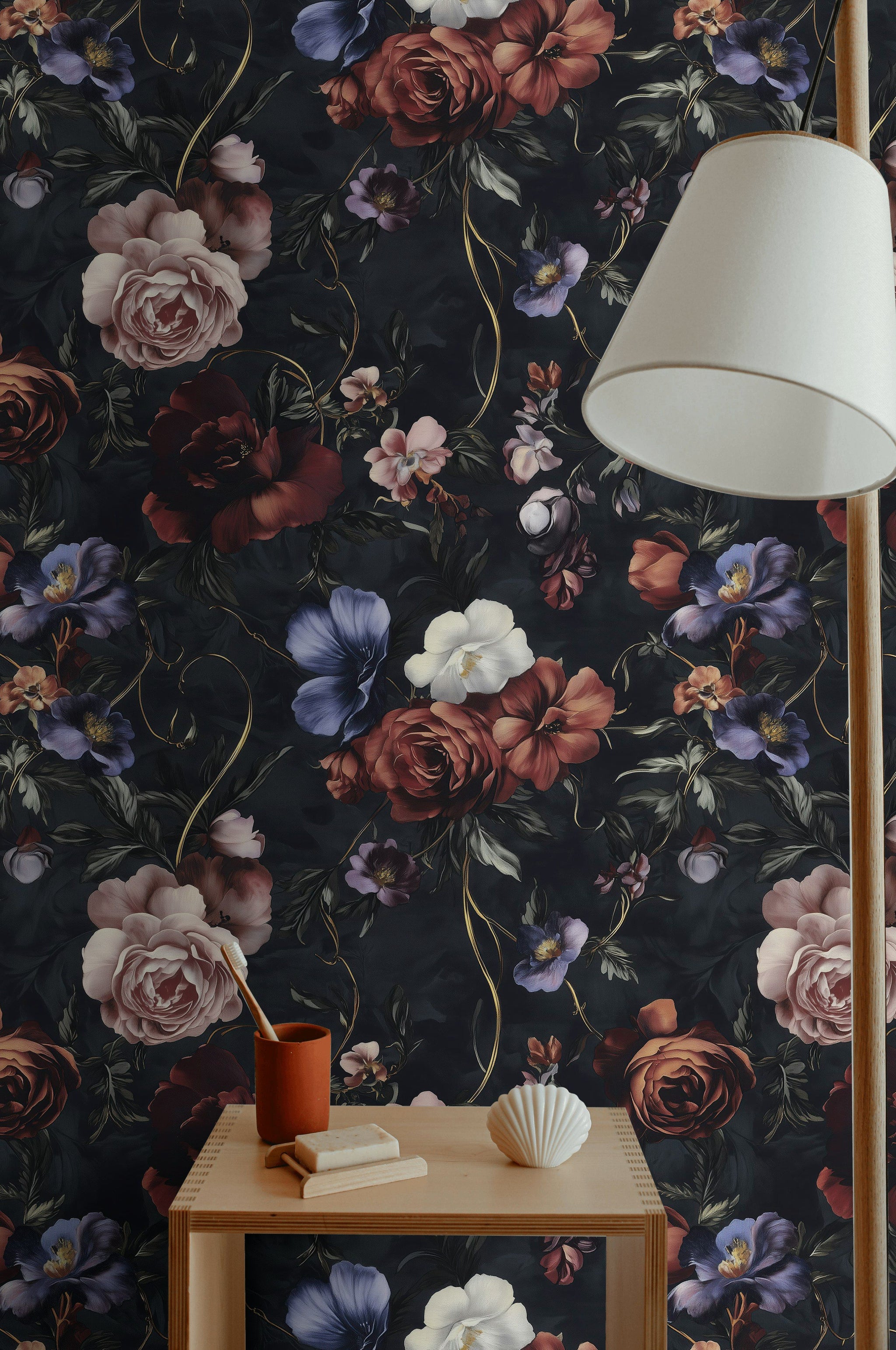 Elegant Dark Floral Roses Pattern Wallpaper