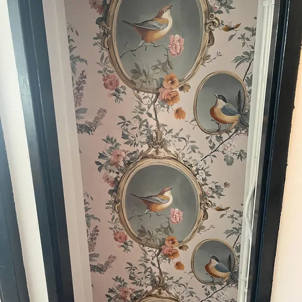 Vintage Beige Bird and Floral Motif Wallpaper in Marlijn G.'s home