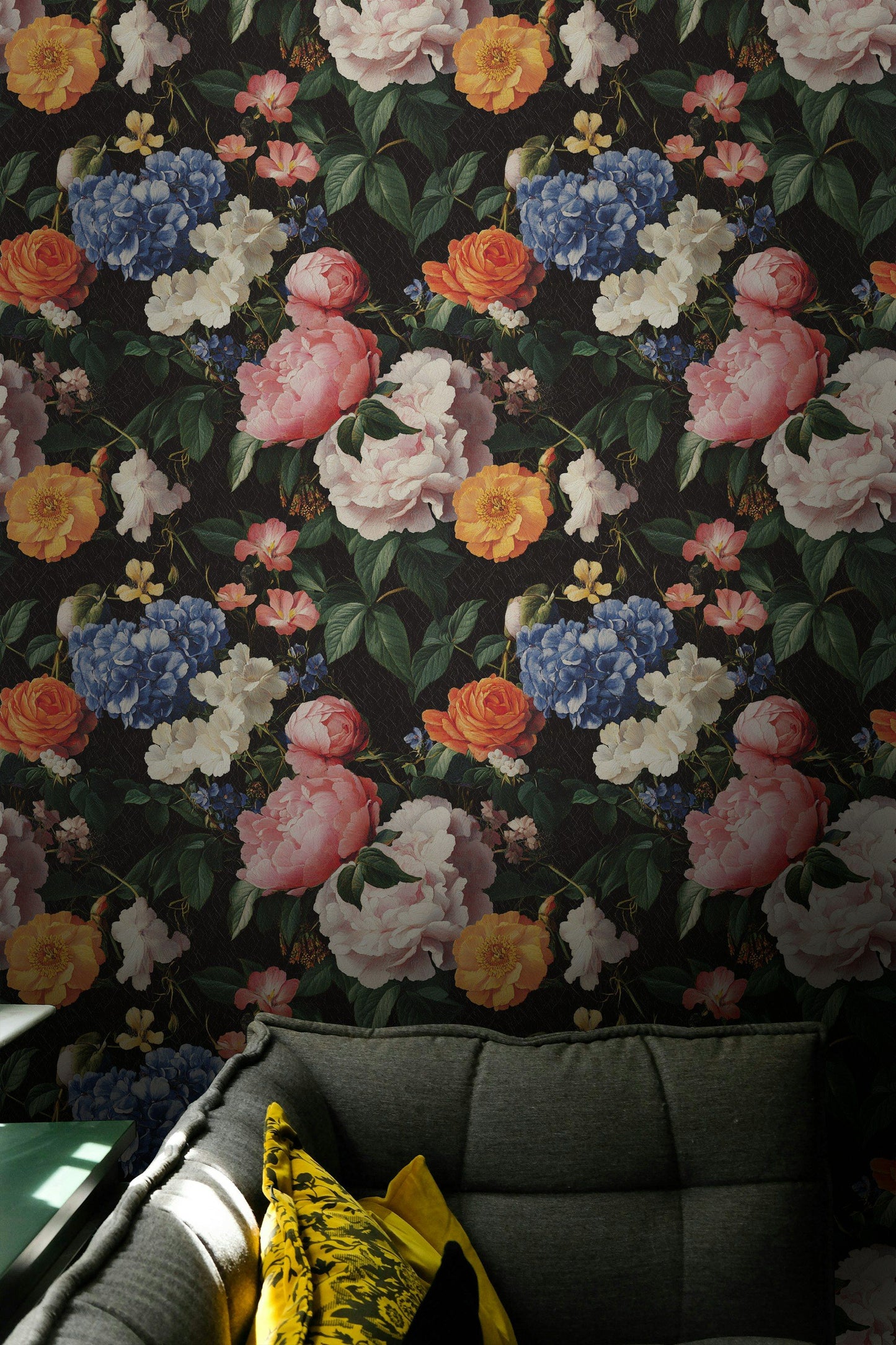 Exquisite Bouquet Floral Wallpaper